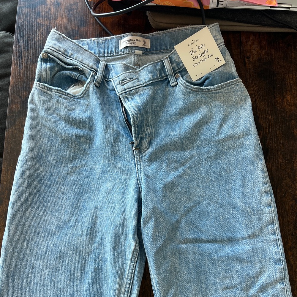 Abercrombie 90s Straight Ultra High Rise Jeans